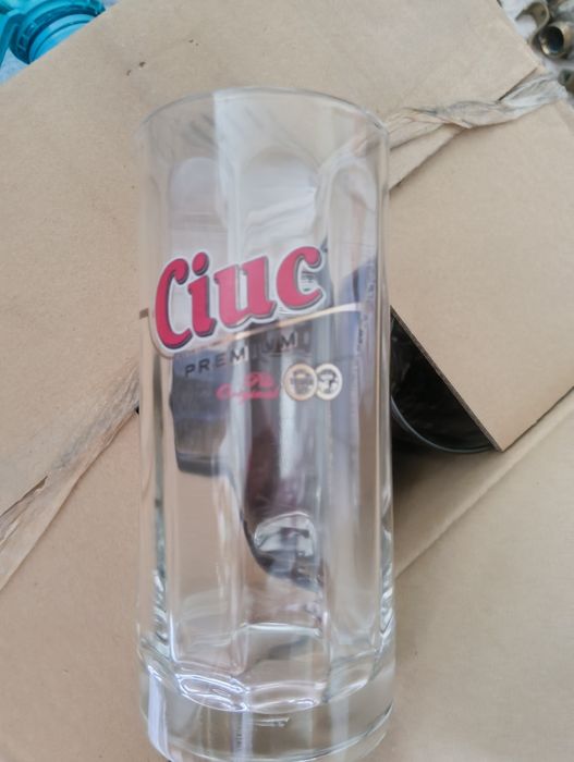 Halbe de bere. Ciuc, Golden brau, tuborg etc.