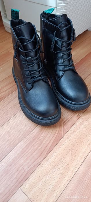 Продам ботинки демисезонные