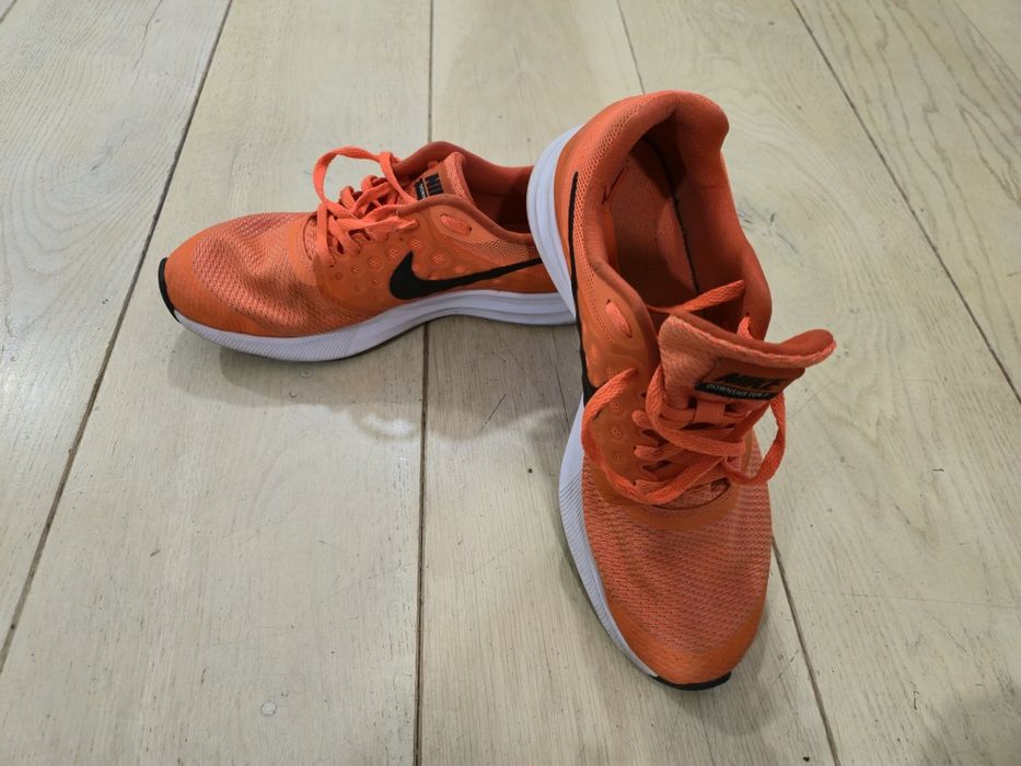 Оригинални обувки на найк 39 номер