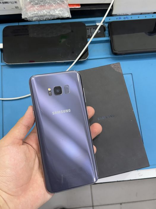 Samsung S8 Plus 64gb срочни сотилади