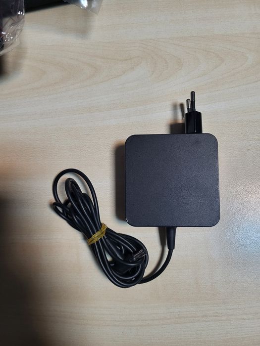 Asus зарядно за лаптоп 45W