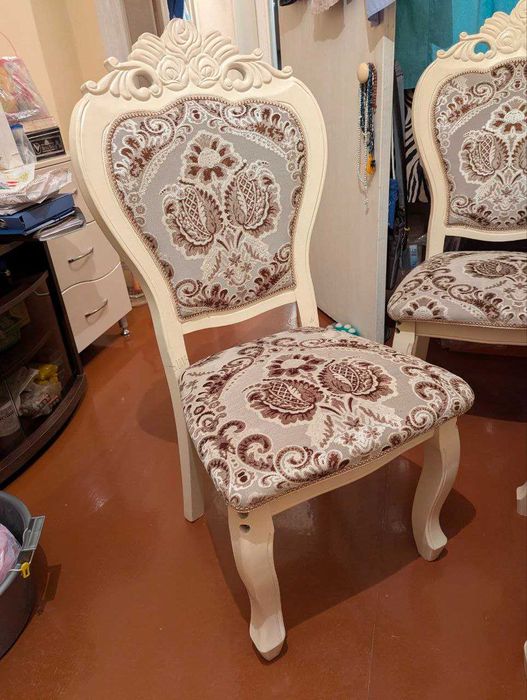 Стулья деревянные