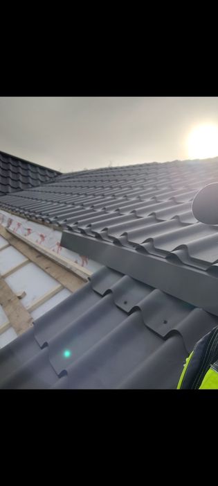 Executăm Acoperișuri si reparatii de urgența