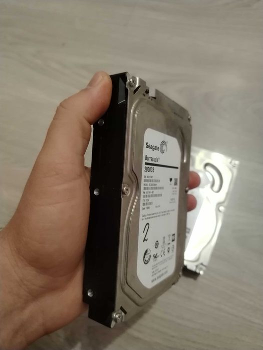 Хард диск 2ТБ два броя Seagate