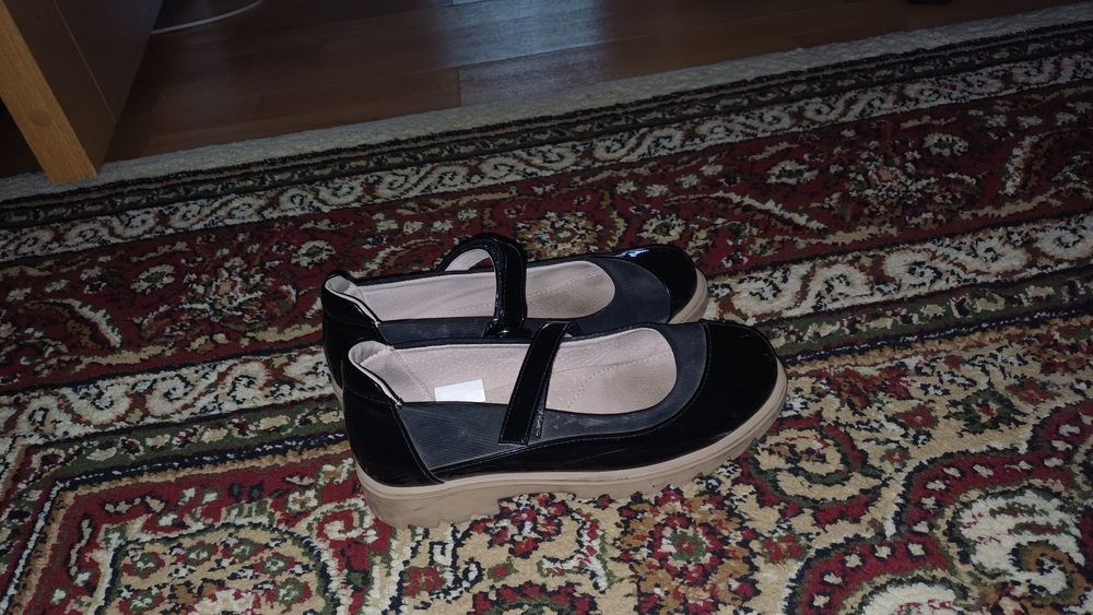 Туфли, балетки для девочек и подростков 35р.