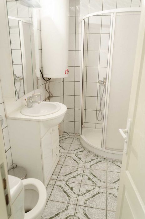 Дава се под наем Етаж от къща в Търговище, Център - 172 кв.м за 438.6 € - Снимка #9