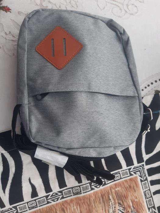 Модел спортни чантаl.Мъжки,тийн чанти.