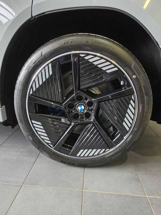 Оригинални гуми с джанти от BMW Neue Klasse 255-40-21
