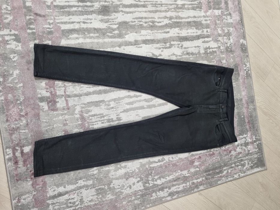 Blugi de vânzare 100 lei,de firma Karls ,Guess