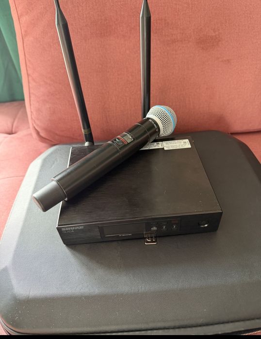 Vând microfon shure