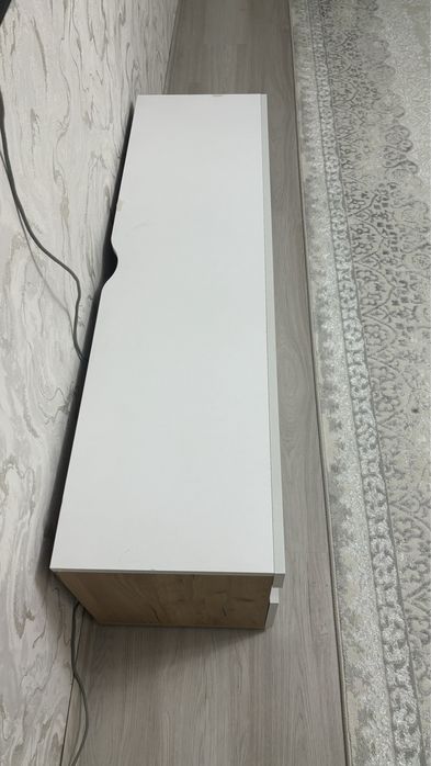 Тумба под телевизор почти новый