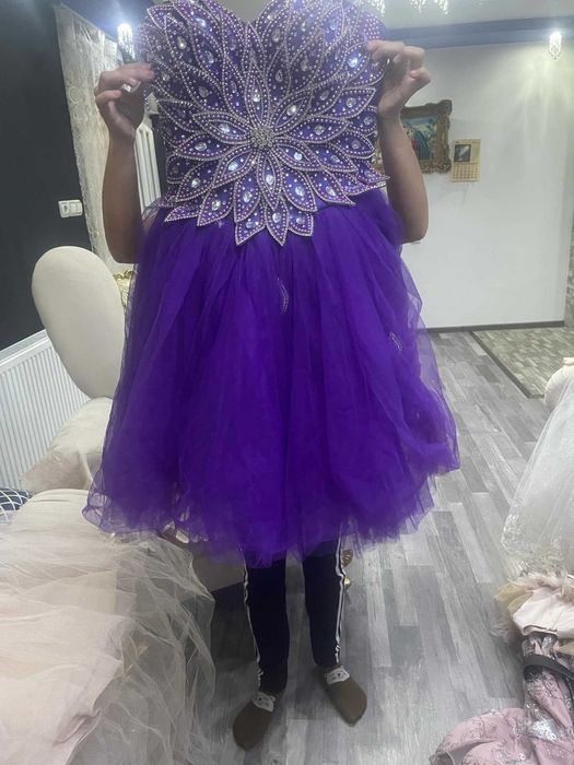 Продавам нови рокли