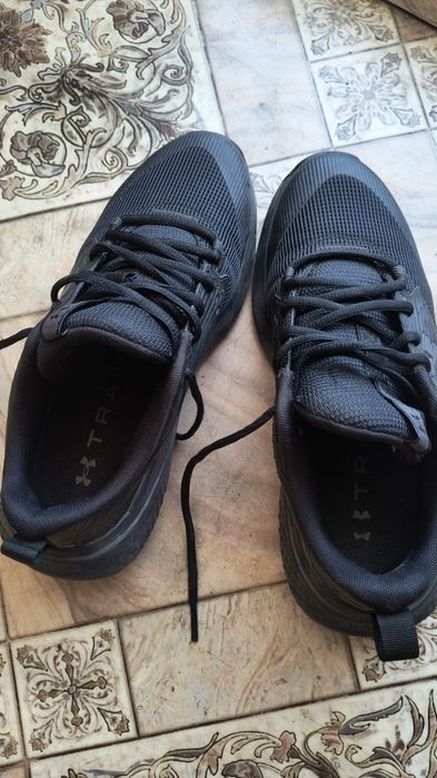 Under Armour Charged Commit TR 4