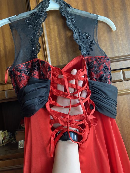 Бална рокля /дантела с камъни/