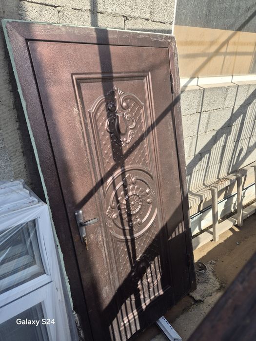 Двери пластик и железный