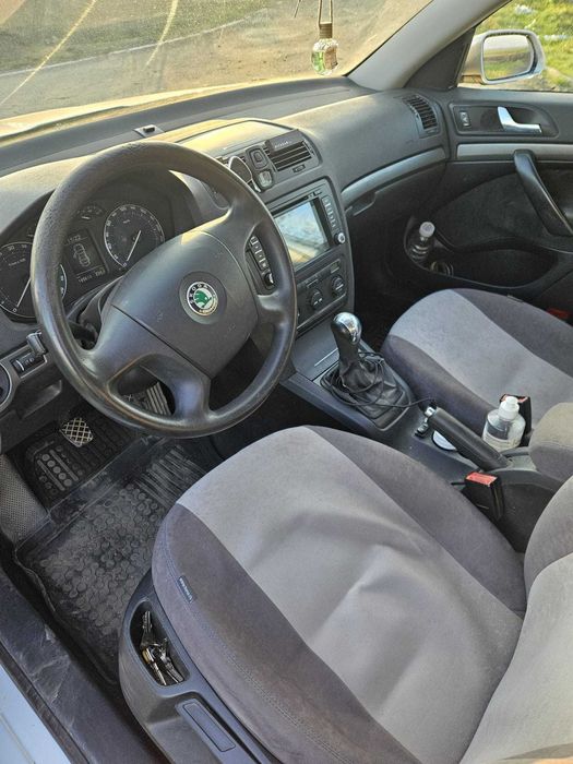 Vând Skoda Octavia 2 facelift, an 2006, motor 1.9 TDI - 105 CP