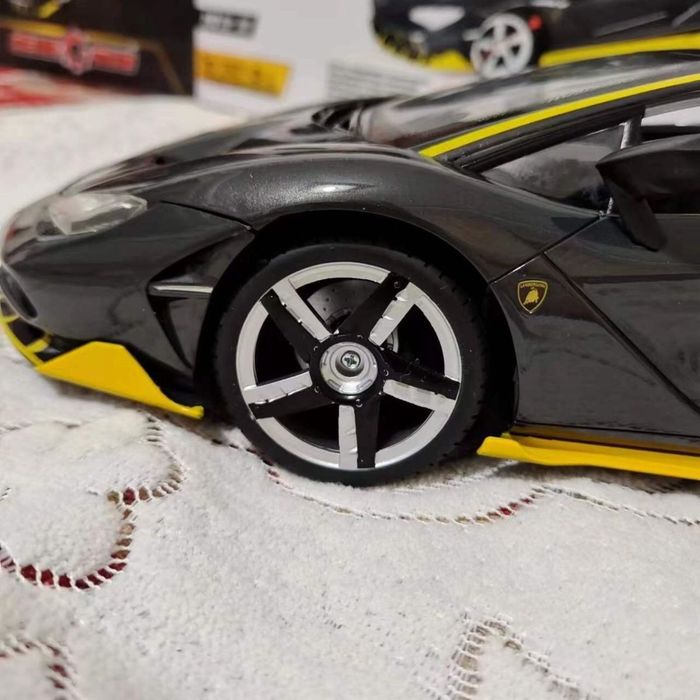 Радиоуправляемая машинка Lamborghini Centenario в масштабе 1:12