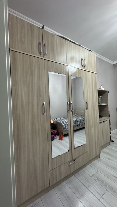 Срочно! Вместительный шкаф с антресолью и кровать (комплект)