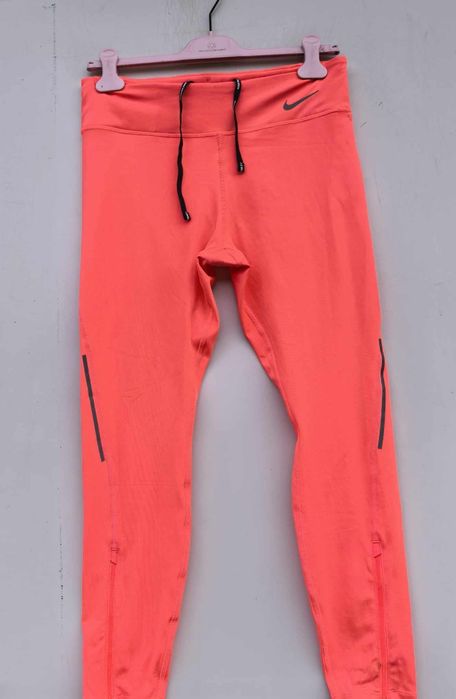 Nike оригинален дамски клин нов жесток коралов електриков цвят М/Л раз