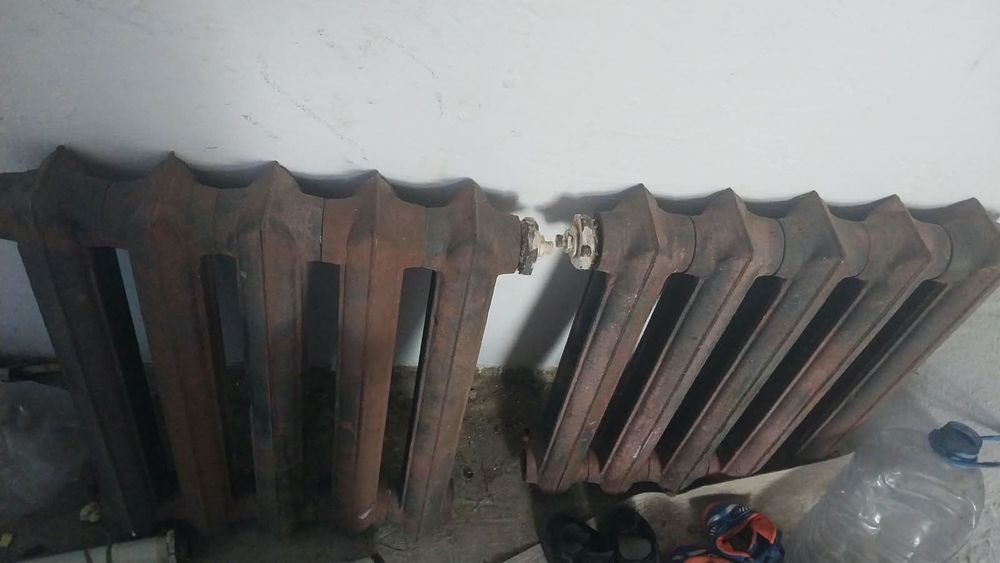 Батареи продам чугун