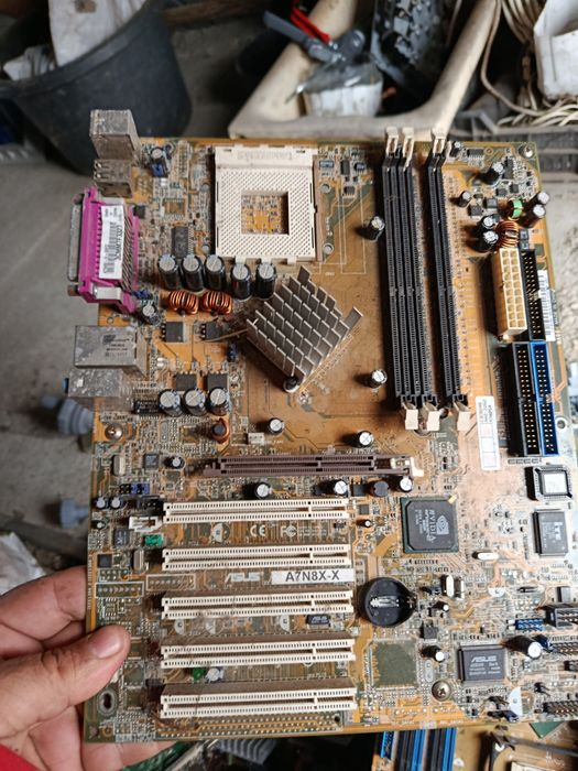 Vind plăci PC vechi