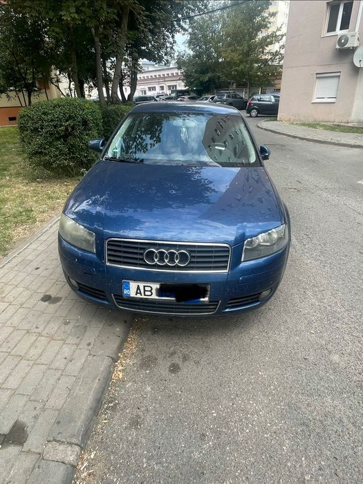 Audi a3 1.6 benzină funcționează perfect clima funcționează defecte estetice care ar costa 100-2 € pentru detali 0756697477