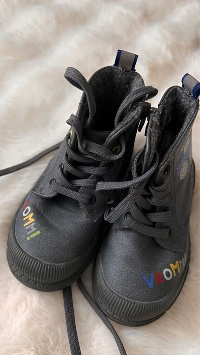 Сапожки на мальчика на весну