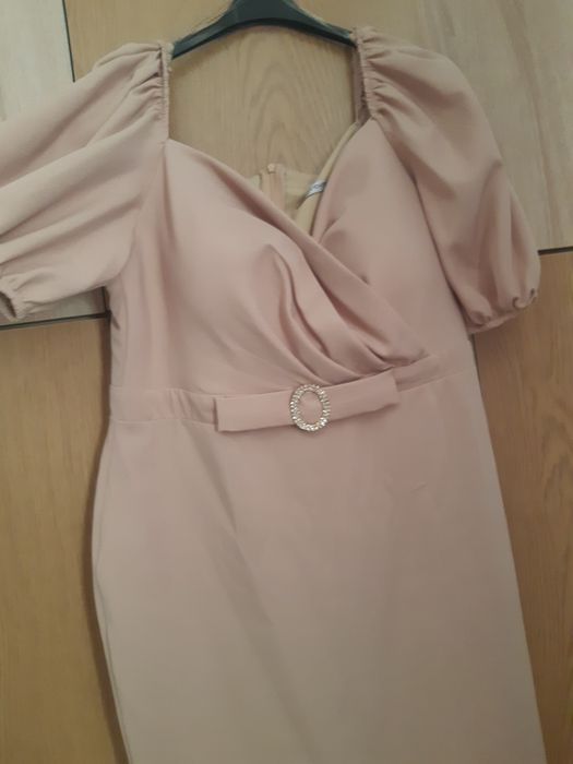 Rochie elegantă.
