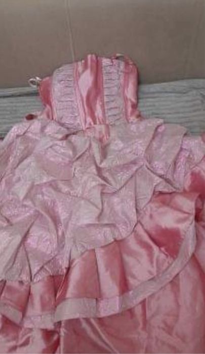 Продам платья для девочки 8-10 лет в отличном состоянии