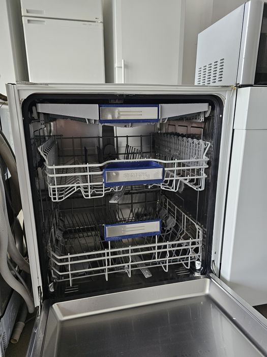 Съдомиялна за пълно вграждане SIEMENS