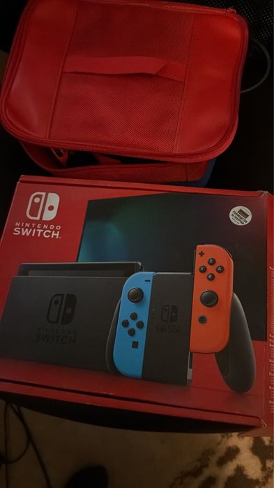 Комплект Nintendo Switch + 128GB MicroSD + Бонус Контролер и Голяма чанта за пренасяне