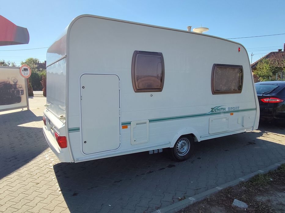 Rulota Lunar Zenith 4 persoane 855 kg înmatriculată