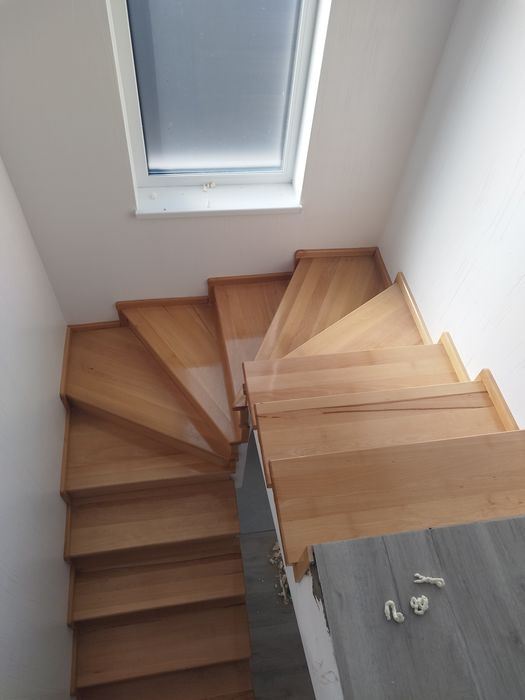 Elemente scară lemn masiv