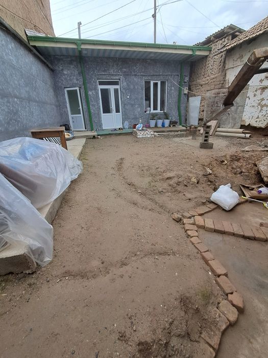 Срочно не дорого Продаётся дом в центре города.