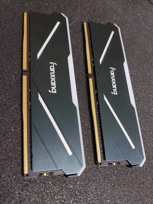 32GB 3600Mhz CL18 - Fanxiang RGB