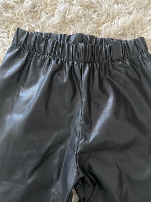 Pantaloni negri piele de femei