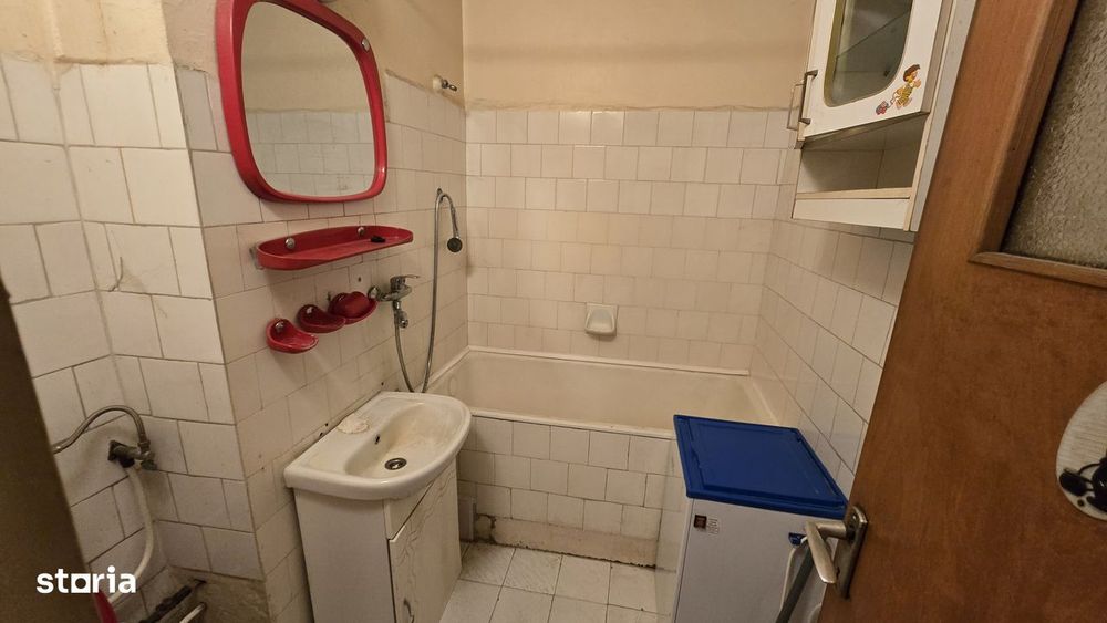Apartament 3 camere, Craiovei, etaj 3/4