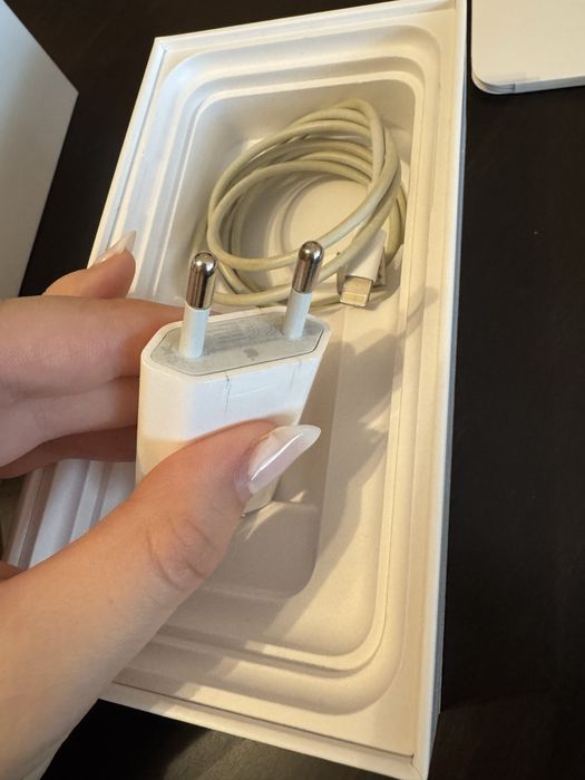 iPhone 11 в ОТЛИЧНО състояние