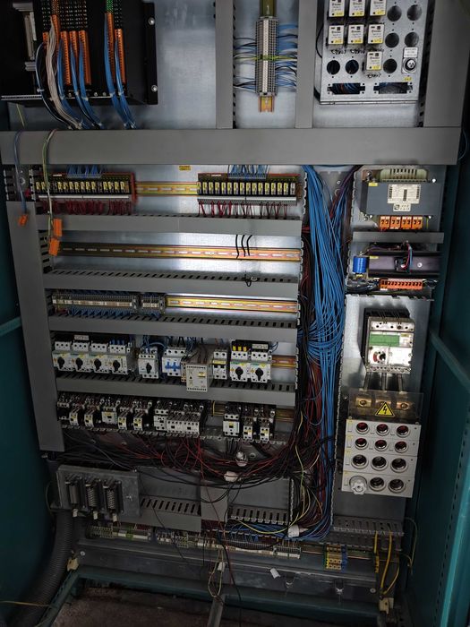 Продавам оборудвано ел табло