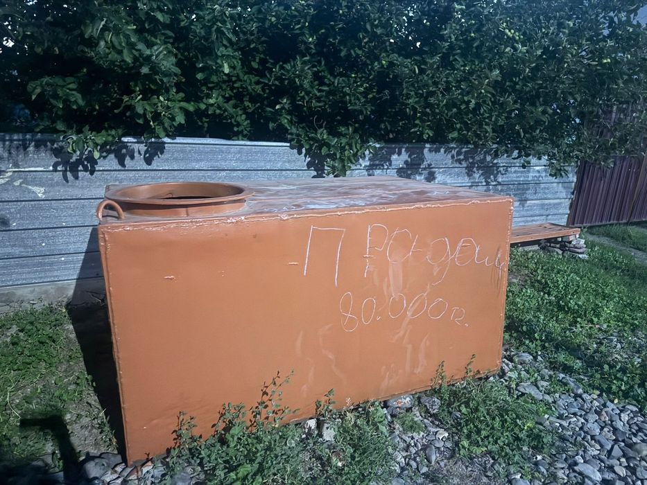 Железная емкость