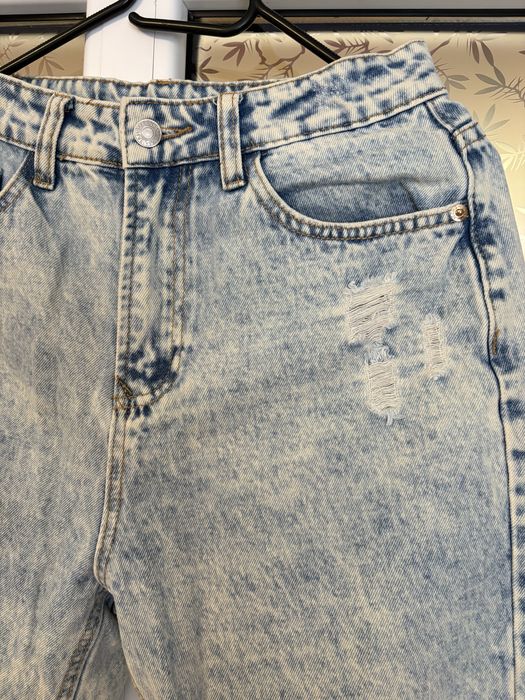Blugi mom jeans cu talie înalta