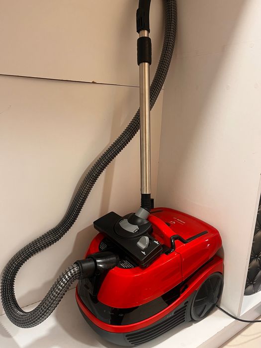 Прахосмукачка Bosch aqua wash&clean pro animal