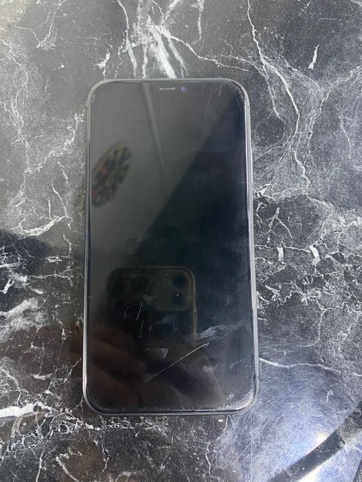 Продам iphone 11 64gb