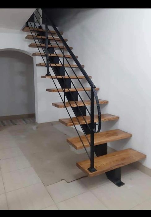 Porți, panouri de gard, balustrade, scări interioare și exterioare.