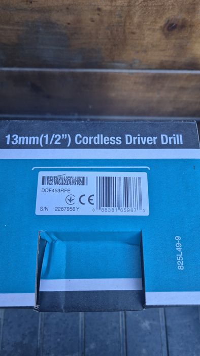Makita DDF453RFE – Masina de gaurit si insurubat cu acumulator 18V, 3.0Ah