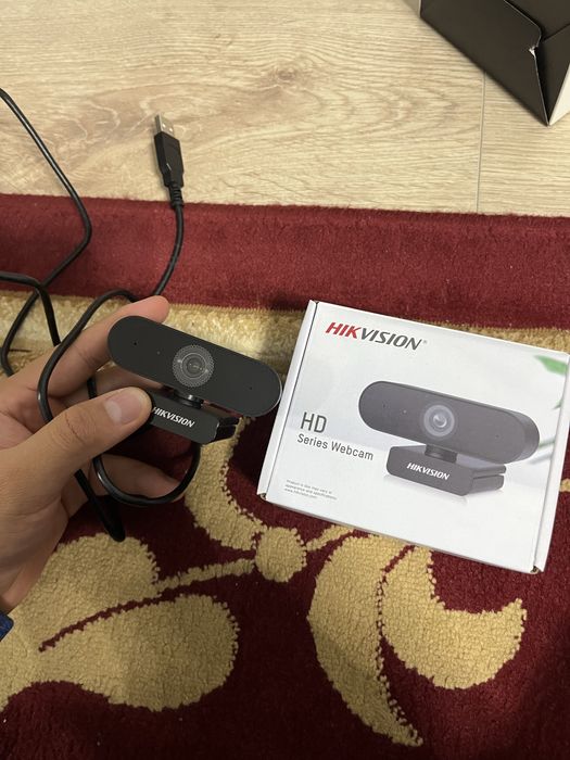 продам веб камеру hikvision