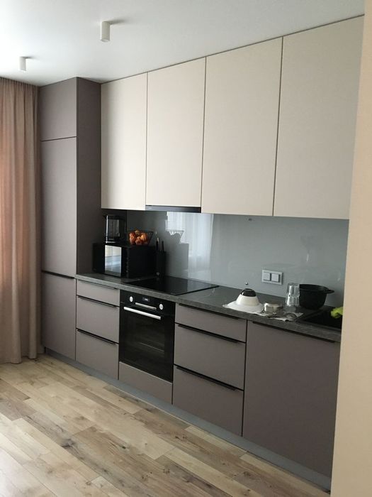 Салон Mebel Vitrina, Kuxni, Spalni, Apteka buyurtma olamiz