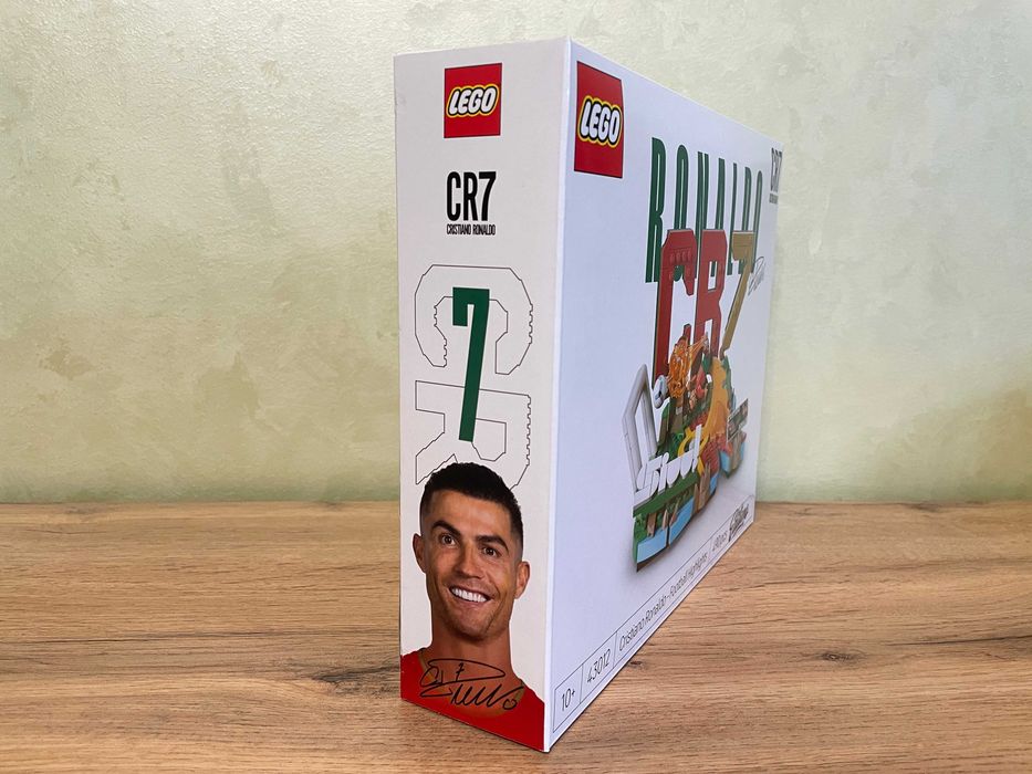 43012 LEGO Editions: Криштиану Роналду