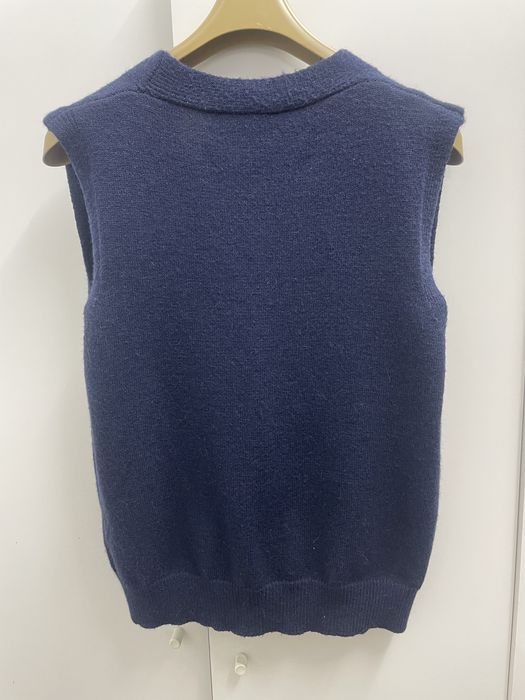 Жилет на пуговицах