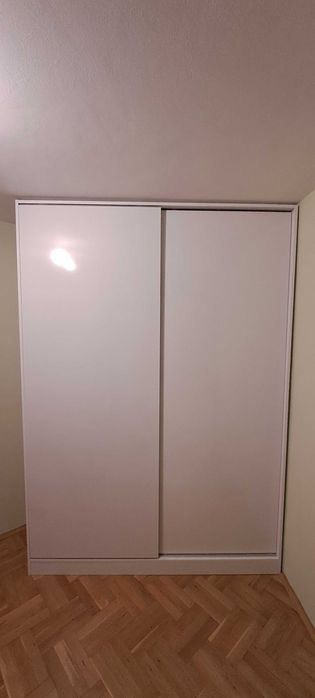 Изработване на гардероби по поръчка